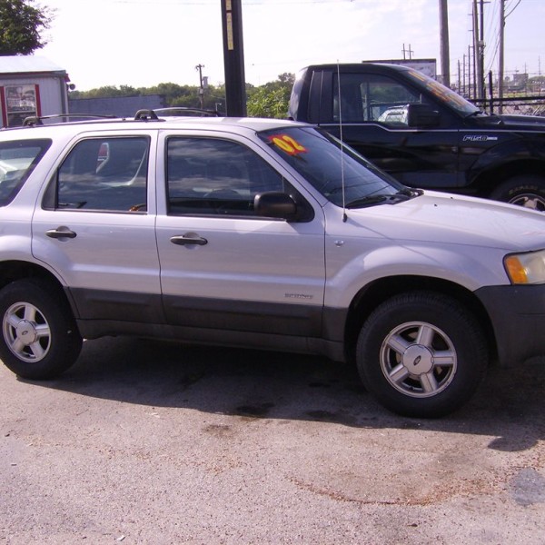 What is the gas mileage on a 2002 ford escape