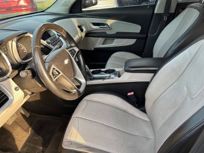 2010 Chevrolet Equinox LT - Image 3