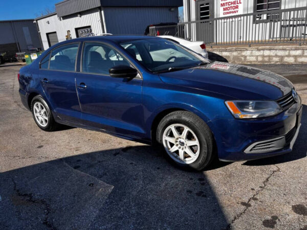 2013 Volkswagen Jetta 4dr Sedan 6A