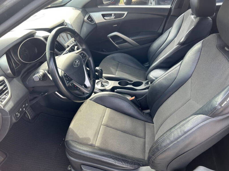 2015 Hyundai Veloster - Image 4