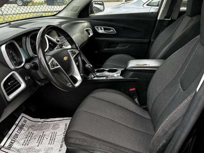 2017 Chevrolet Equinox - Image 4