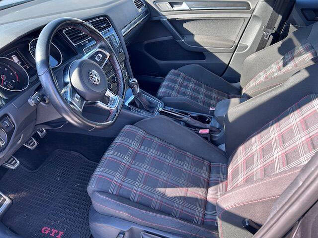 2017 Volkswagen Golf GTI S - Image 4