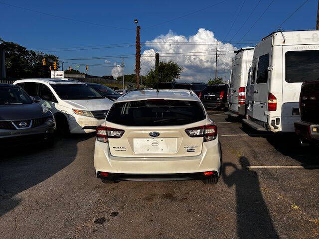 2018 Subaru Impreza 2.0i - Image 4